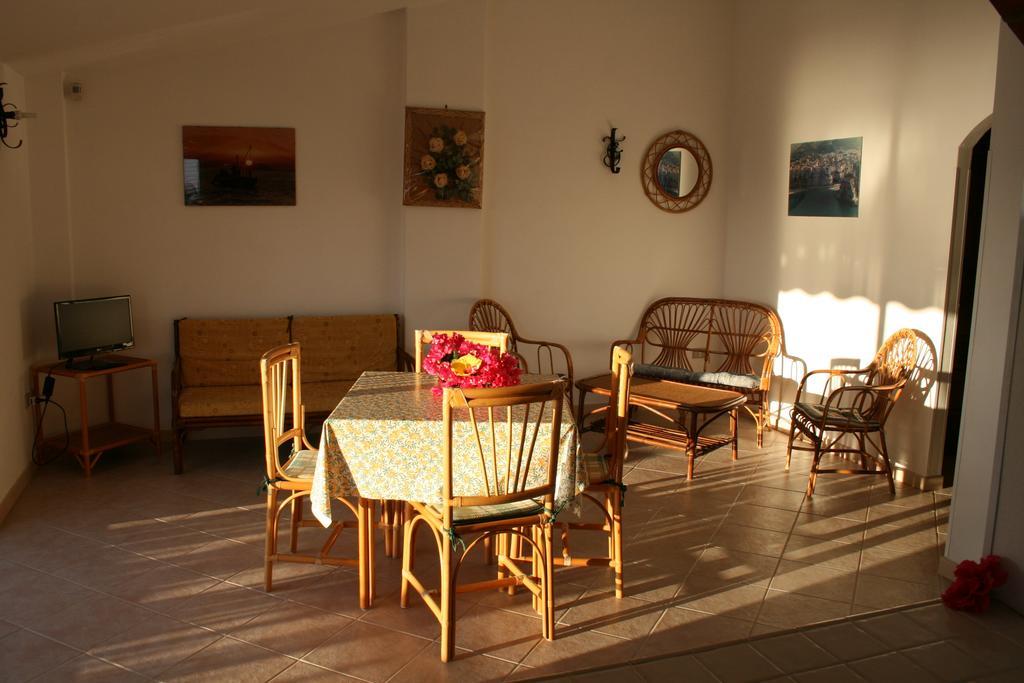 Apartamento Residenza Stefanelli Capo Vaticano Habitación foto
