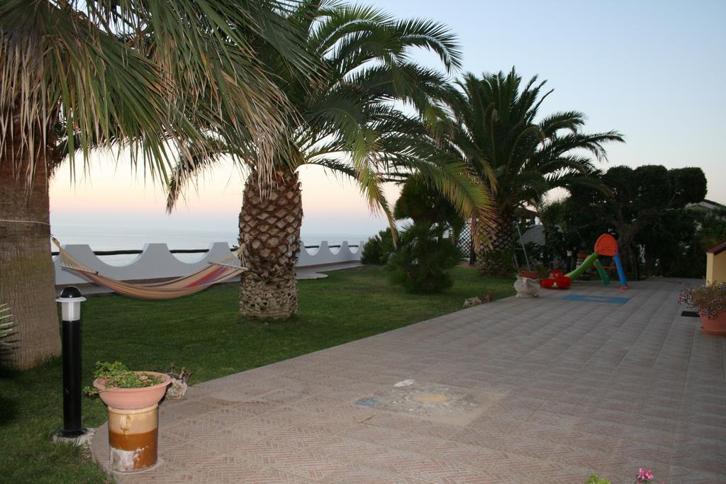 Apartamento Residenza Stefanelli Capo Vaticano Habitación foto